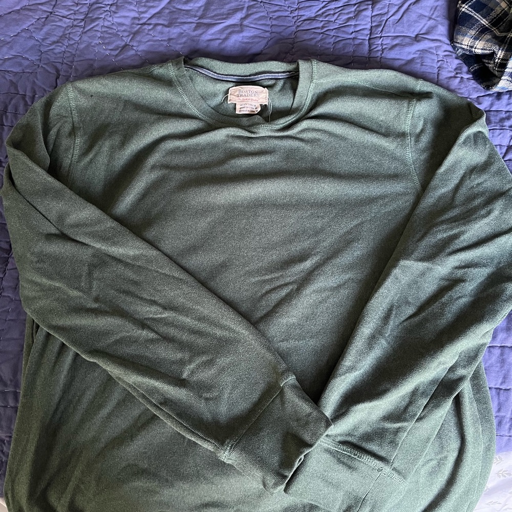 Boston Traders Medium Green Pullover